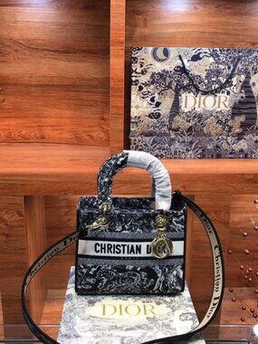 AUTHENTIC Dior DIOR BOOK TOTE